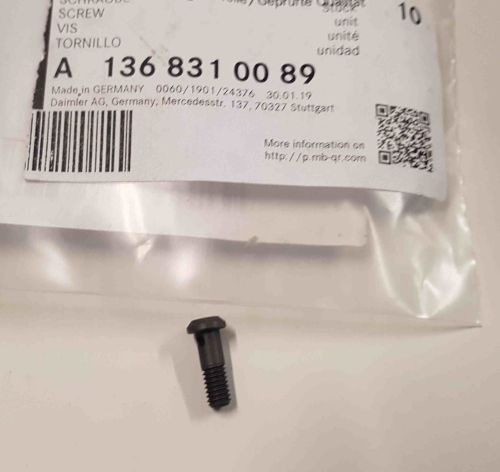 136 831 0089   Befestigungsschraube