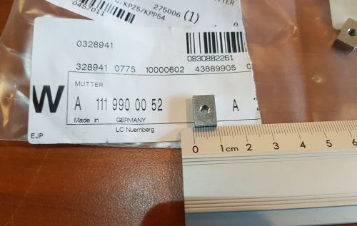 111 990 0052   Mutter Scheinwerferbestigung