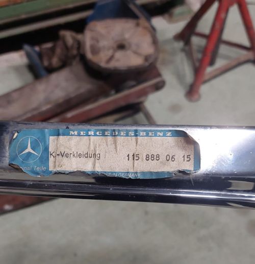 115 888 0615   Kuehlerverkleidung = 115 880 0583