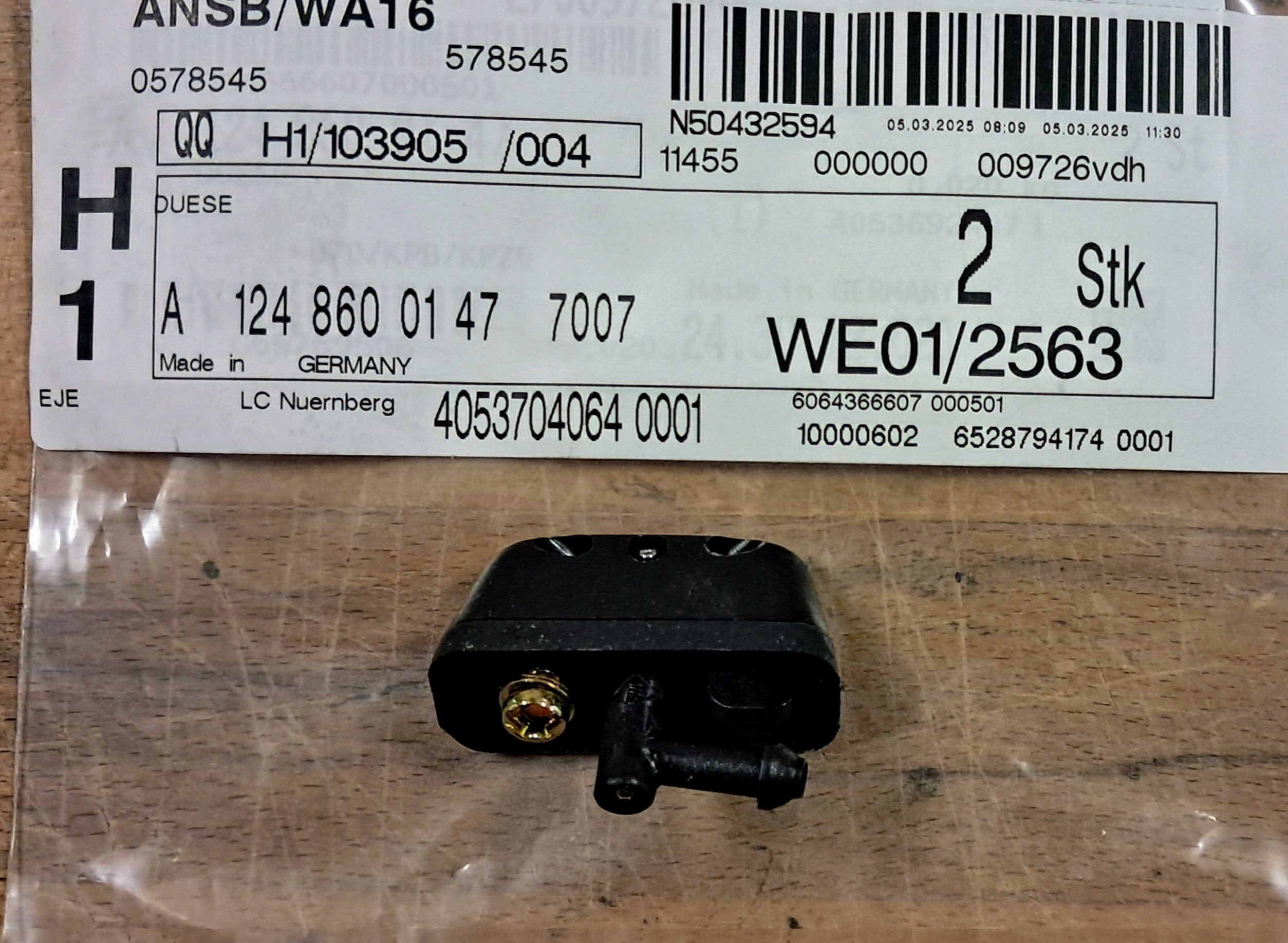 124 860 01 47